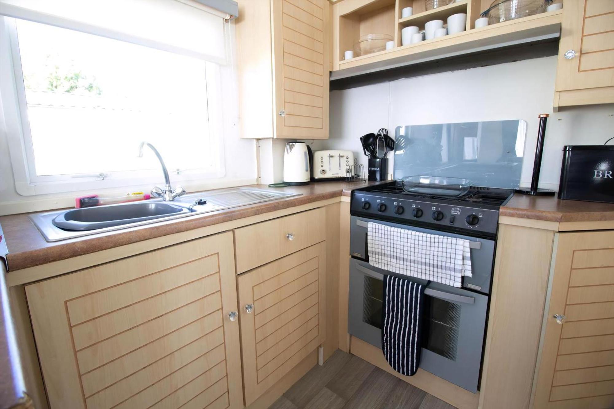 Great 8 Berth Caravan For Hire In Skegness Ref 33069F Exterior photo